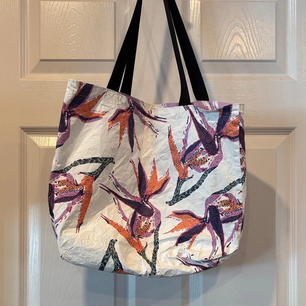 ALOHA Collection Painted Birds Reversible Tote - Picture 1 of 6